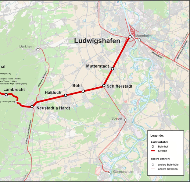Karte von Ludwigshafen, Deutschland, mit einer roten Linie, die die Bahnroute markiert, und Text, der Details zur Zuglänge, Distanz und Sehenswürdigkeiten liefert.