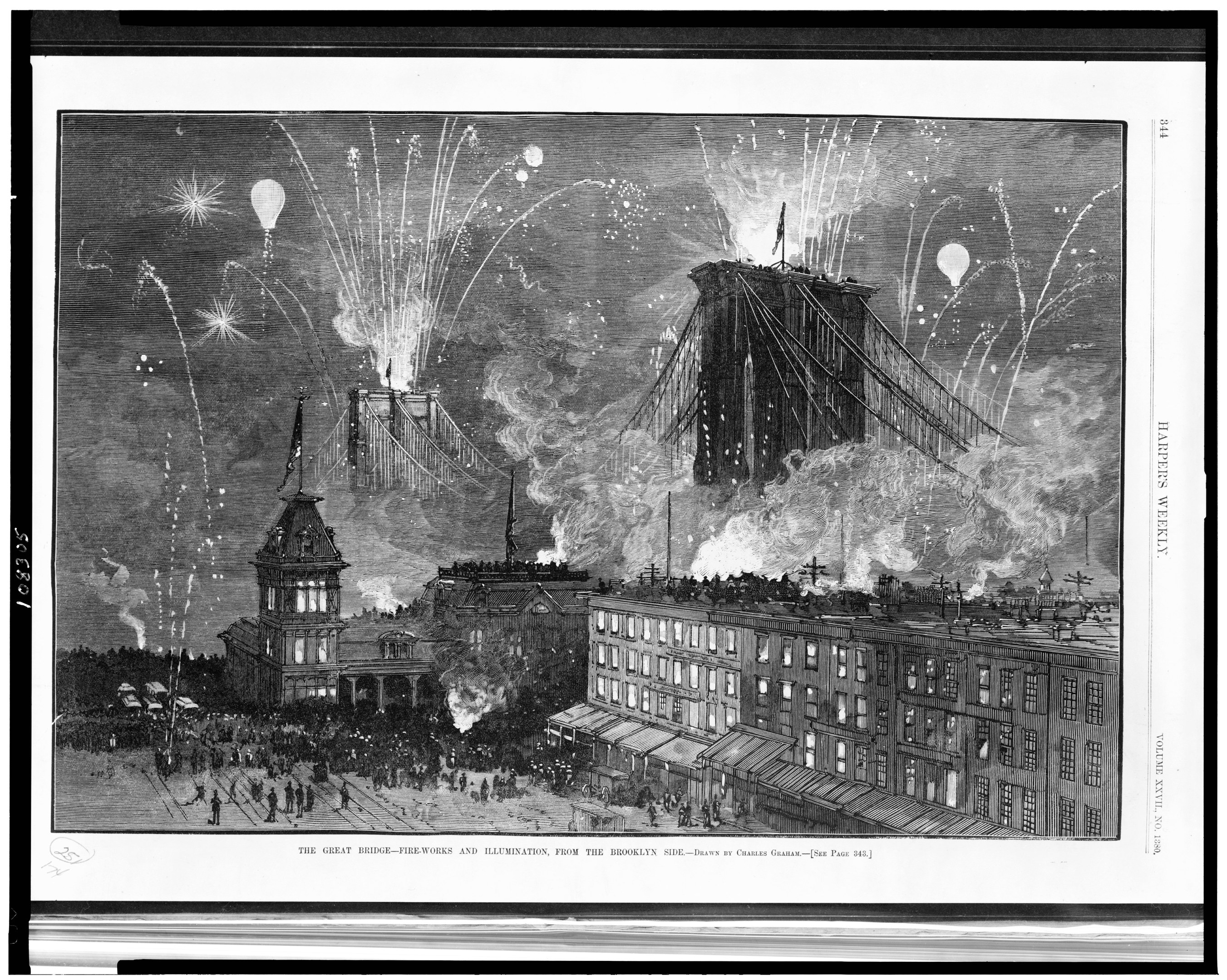 Schwarz-weiß-Foto der Brooklyn Bridge mit Feuerwerk am Himmel, umgeben von Gebäuden, Menschen und Fallschirmen, mit Text unten.