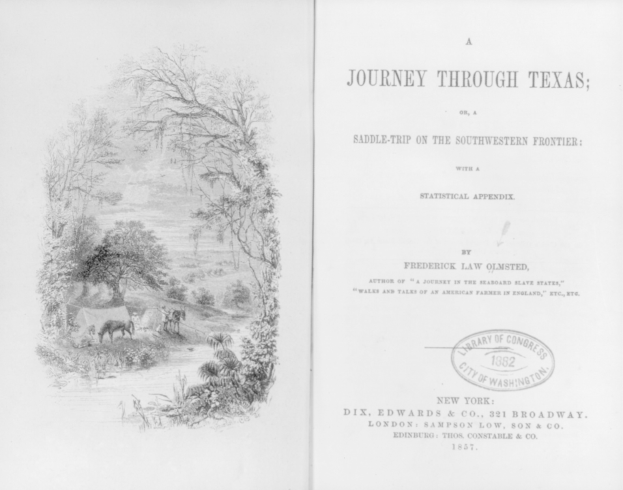 Offenes Buch mit einer Zeichnung einer Reise durch Texas auf der südwestlichen Frontier, das links Bäume, Tiere und Pflanzen und rechts Text mit einem Stempel zeigt.