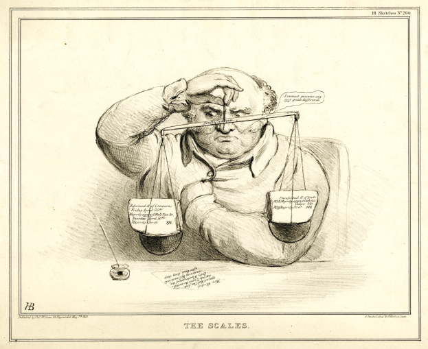 Ein Anwalt in Anzug sitzt an einem Tisch mit einer Waage davor und durchsucht Dokumente mit Text und Zahlen.