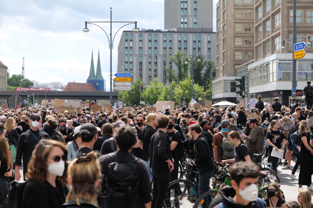 Verkehrsverbund kritisiert Pläne zur Streichung von Fahrplänen und fordert Ausbau des ÖPNV in München